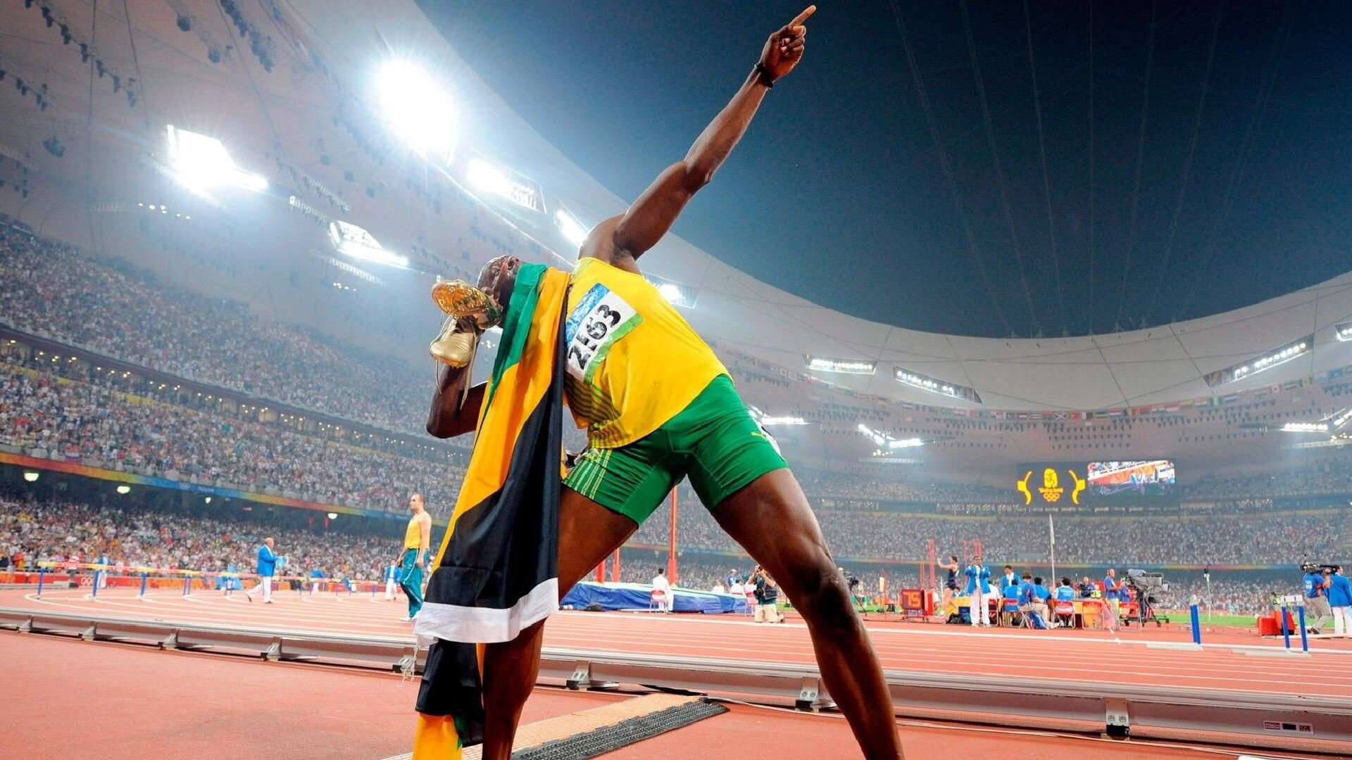 维克托·文班亚马为法国男篮在奥运热身赛中砍下24分